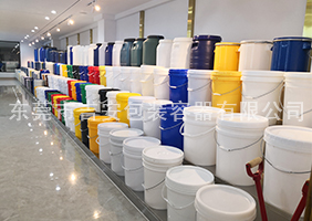 日本熟妇阴户吉安容器一楼涂料桶、机油桶展区